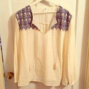 Long sleeve peasant top with blue detailing